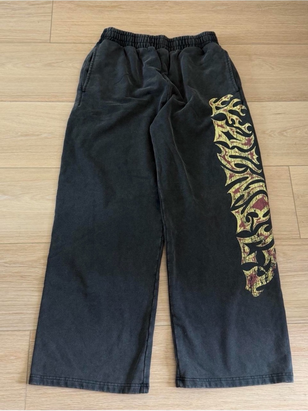 YoungLA Grey Sweatpants Flame Spell out Size XL Men